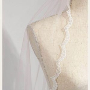 Lace Scallop Single Tier Veil NWT